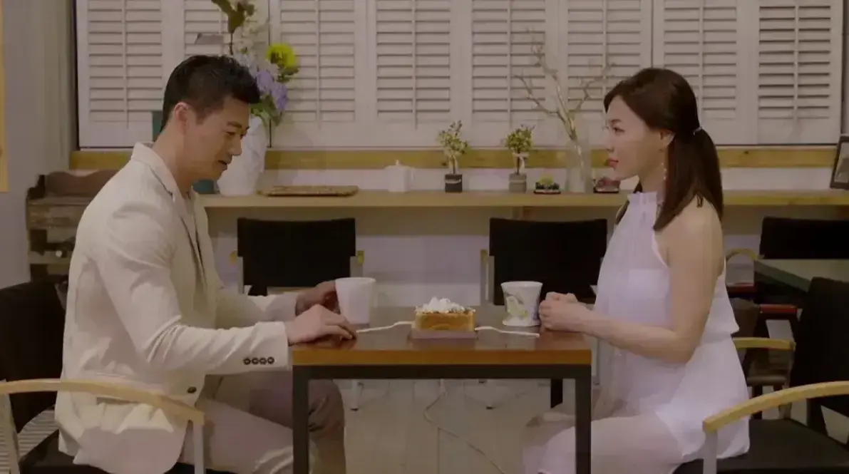 《邻居家妻子》韩国电影在线观看-我邻居的老婆1080P高清未删减-韩语中字百度网盘夸克迅雷下载-邻居家妻子全集资源
